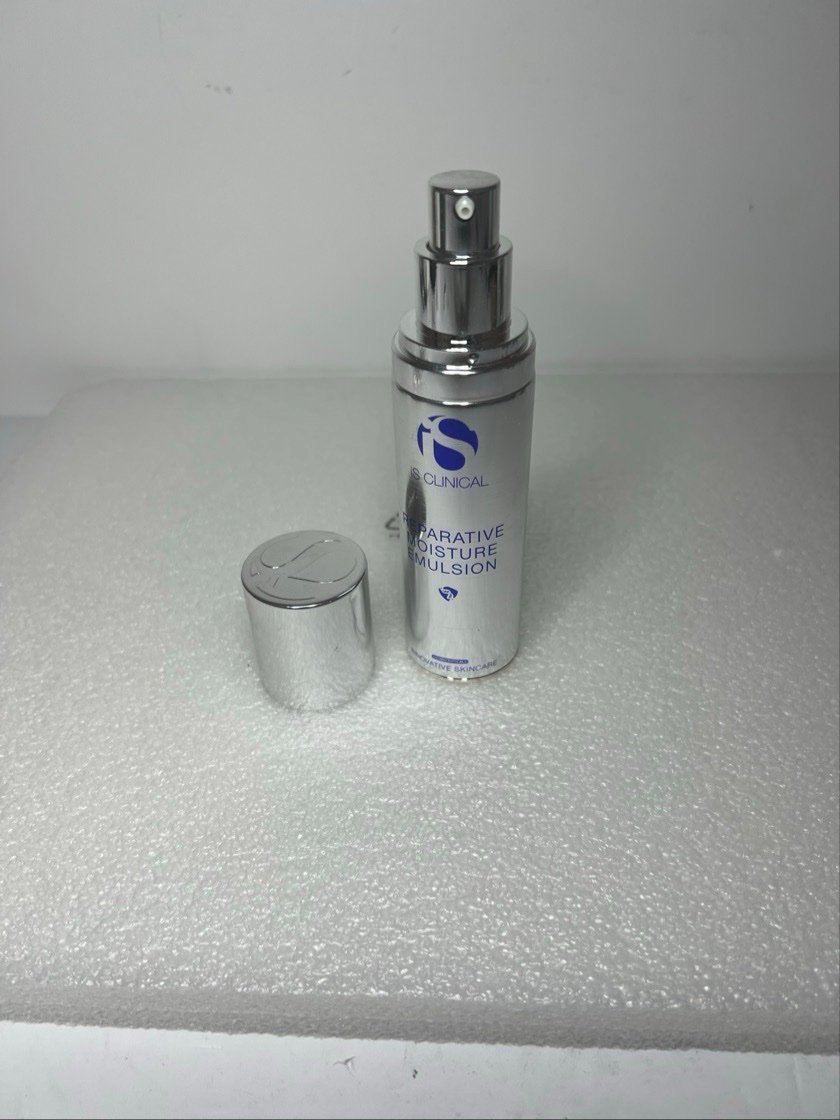 iS Clinical Reparative Moisture Emulsion 1.7 oz 50 g - Image 2