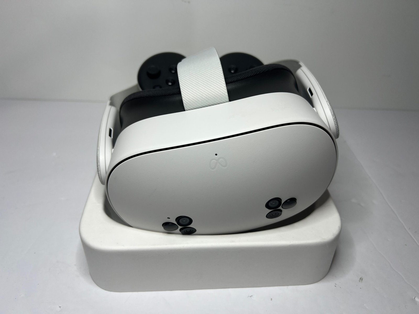 Quest 3S VR headset, Meta mixed reality headset, 128GB Quest 3S. • Related Keyphrases: best value VR headset 2025, Meta Quest 3S vs Quest 3, all-in-one VR gaming, immersive mixed reality, budget VR headset deals.