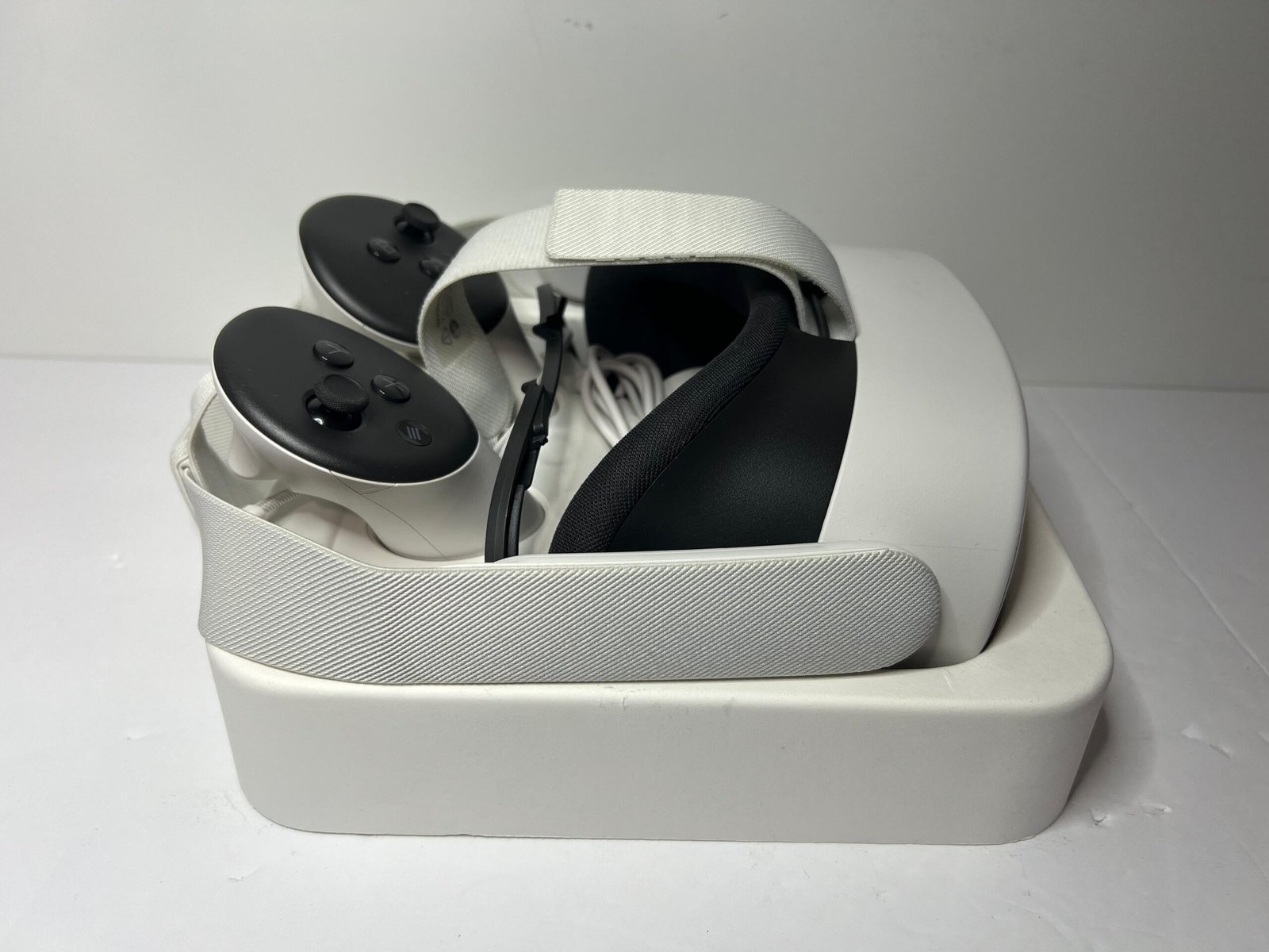 Meta Quest 3S 128GB Mixed Reality VR Headse